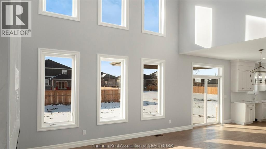 Photo 13 of 30 Rosewood Crescent, Chatham ON