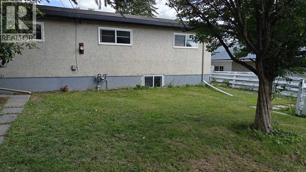Photo 25 of 4315 Charleswood Drive Nw, Calgary AB