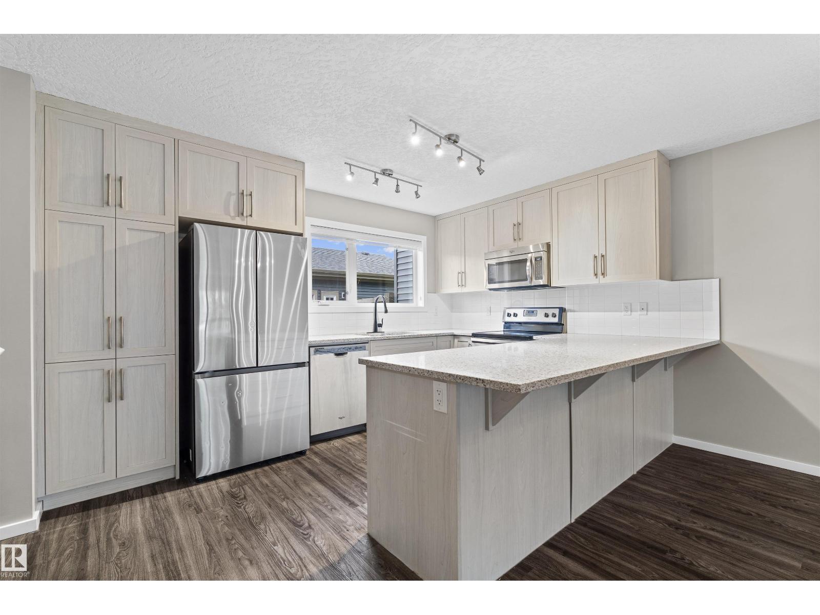 Photo 9 of 3072 Paisley Green Gr Sw, Edmonton AB