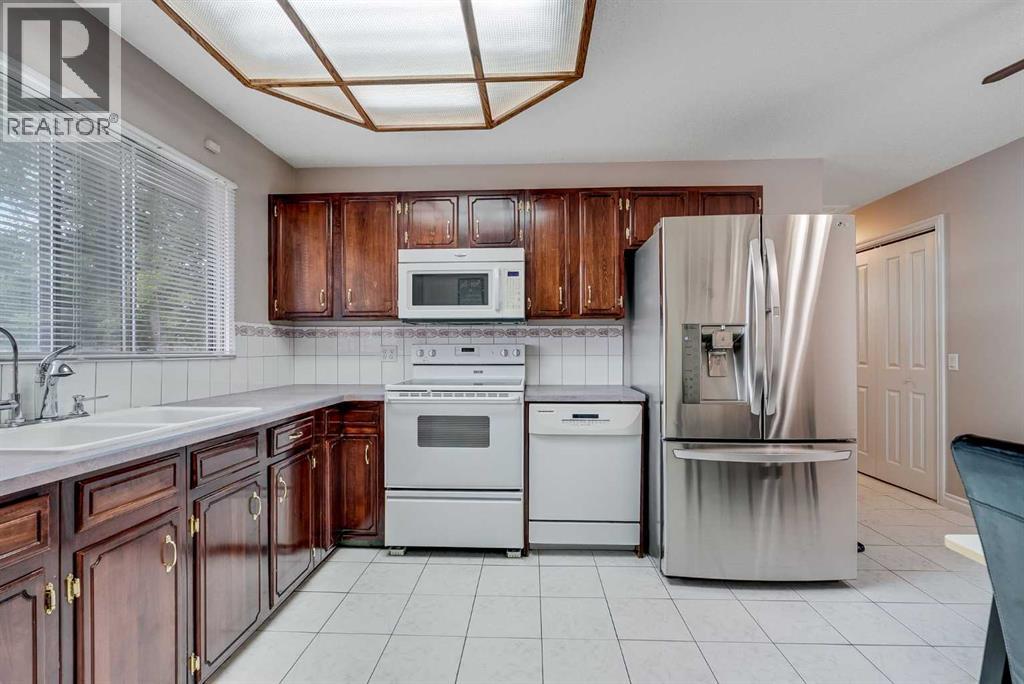Single Family House Bungalow for Sale in  Dalton Drive NW Dalhousie Calgary 