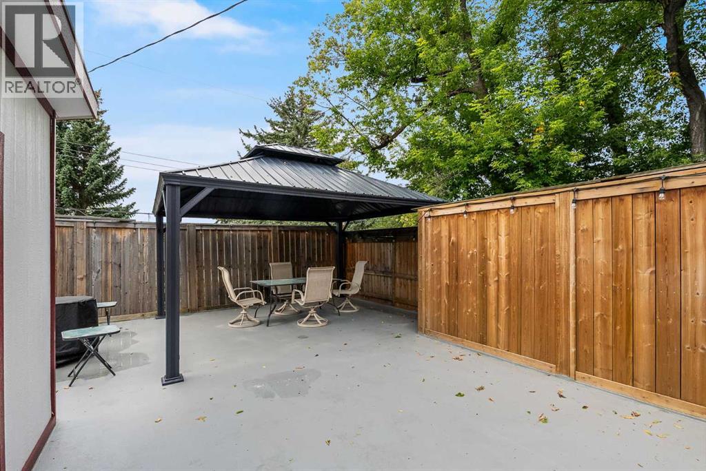 Single Family House Bungalow for Sale in  Dalton Drive NW Dalhousie Calgary 