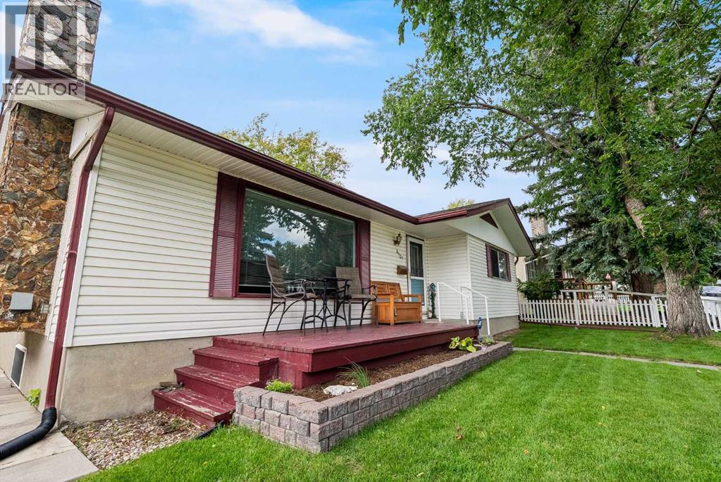 Single Family House Bungalow for Sale in  Dalton Drive NW Dalhousie Calgary 
