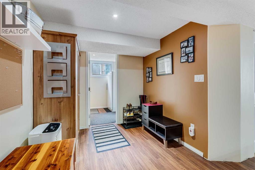 Single Family House Bungalow for Sale in  Dalton Drive NW Dalhousie Calgary 