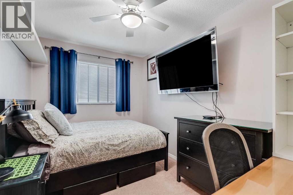 Single Family House Bungalow for Sale in  Dalton Drive NW Dalhousie Calgary 