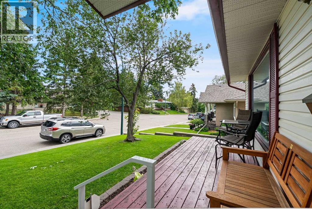 Single Family House Bungalow for Sale in  Dalton Drive NW Dalhousie Calgary 
