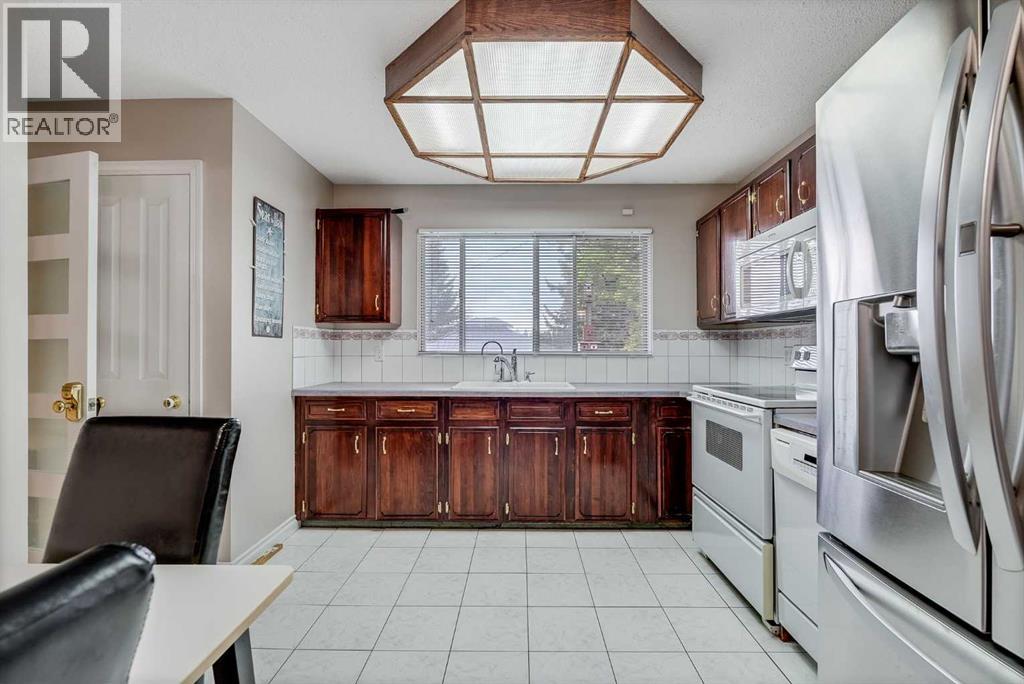 Single Family House Bungalow for Sale in  Dalton Drive NW Dalhousie Calgary 