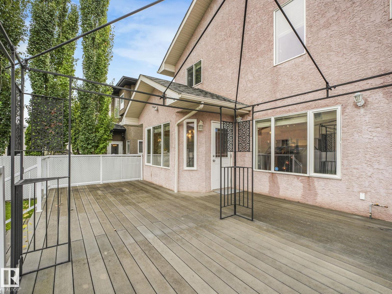 Photo 12 of 16409 65 St Nw, Edmonton AB