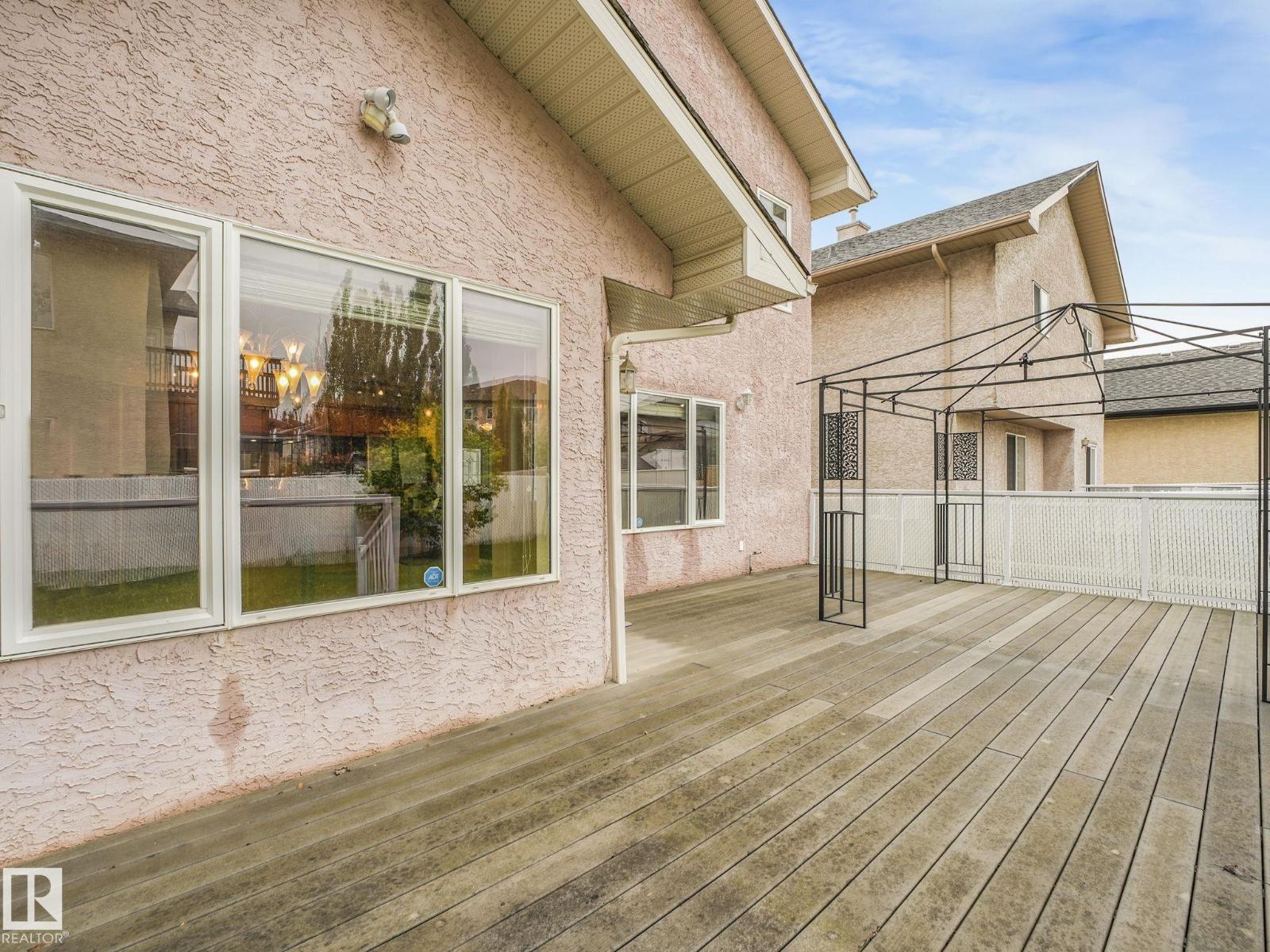 Photo 14 of 16409 65 St Nw, Edmonton AB
