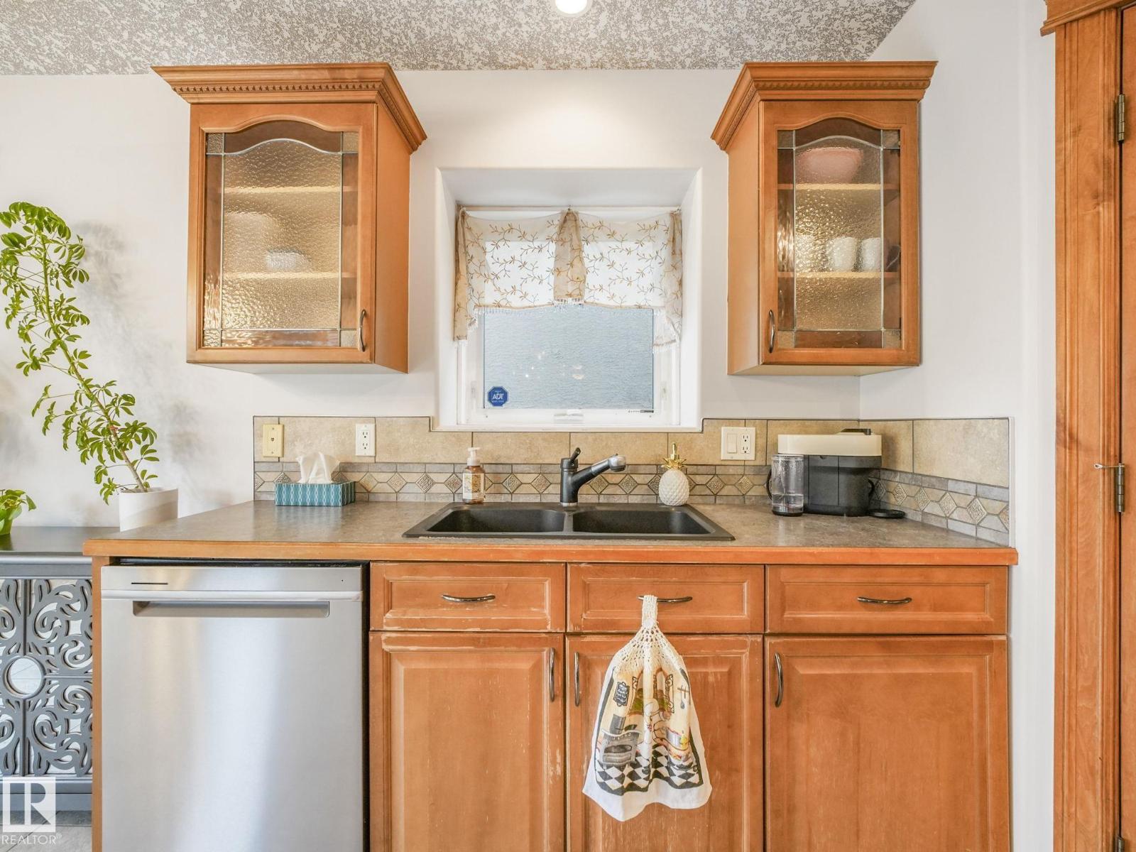 Photo 28 of 16409 65 St Nw, Edmonton AB