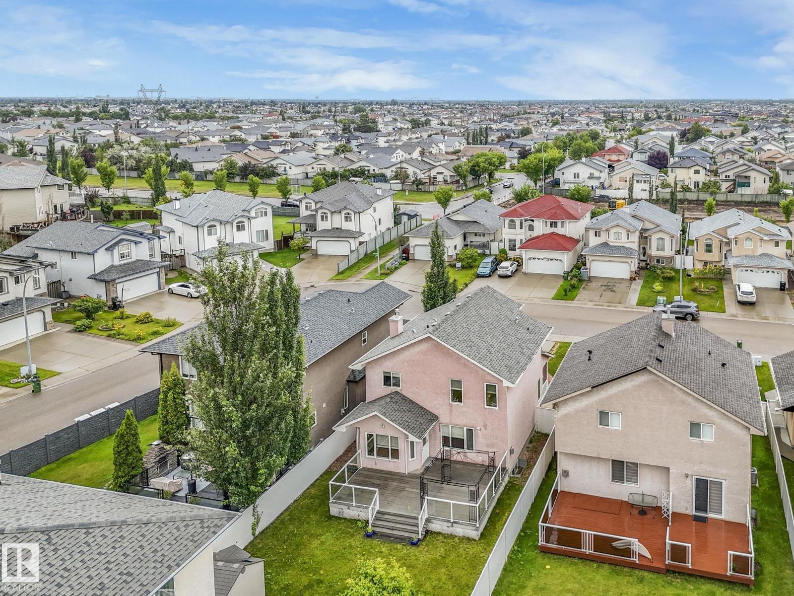 Photo 4 of 16409 65 St Nw, Edmonton AB