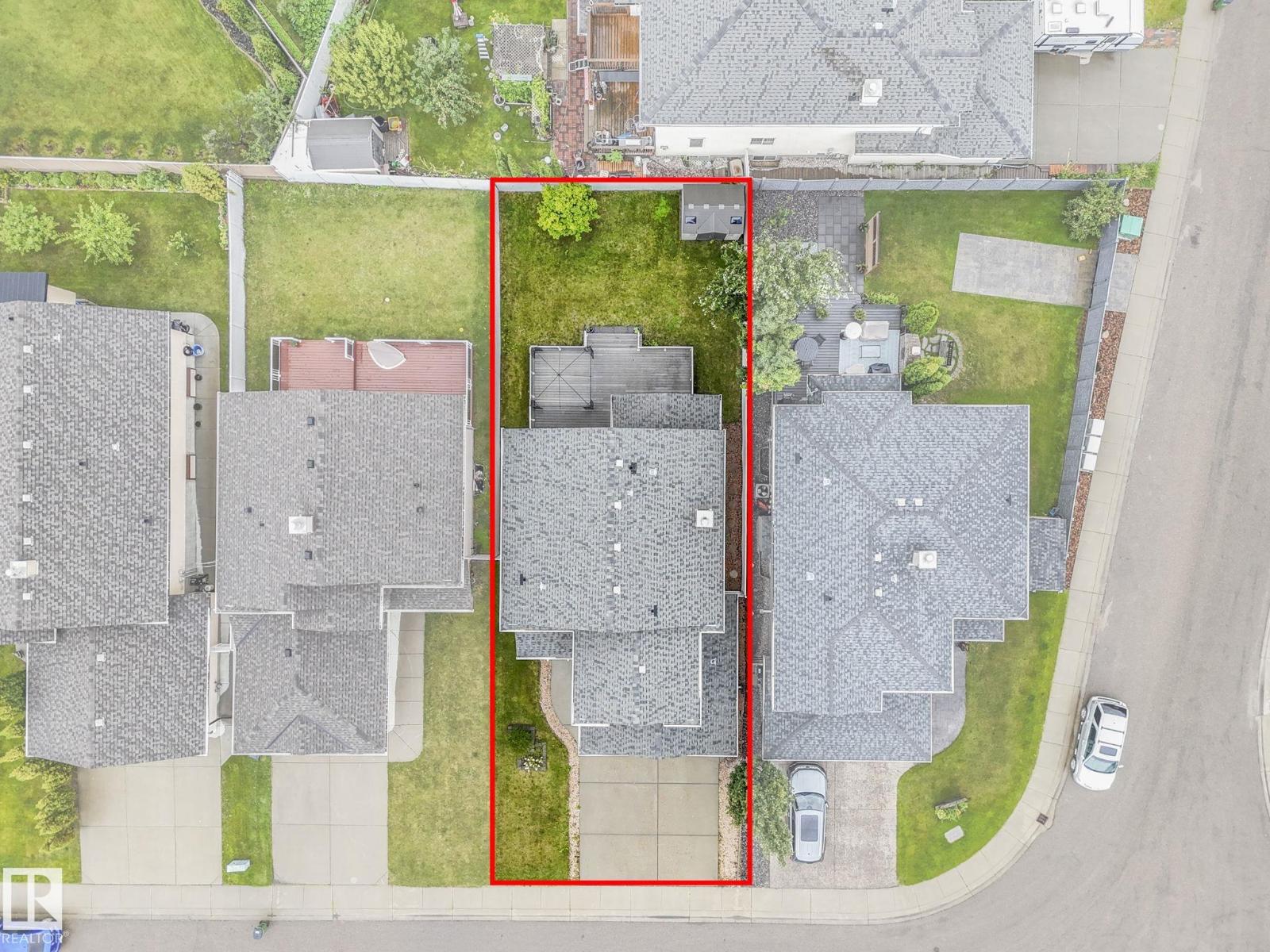 Photo 5 of 16409 65 St Nw, Edmonton AB