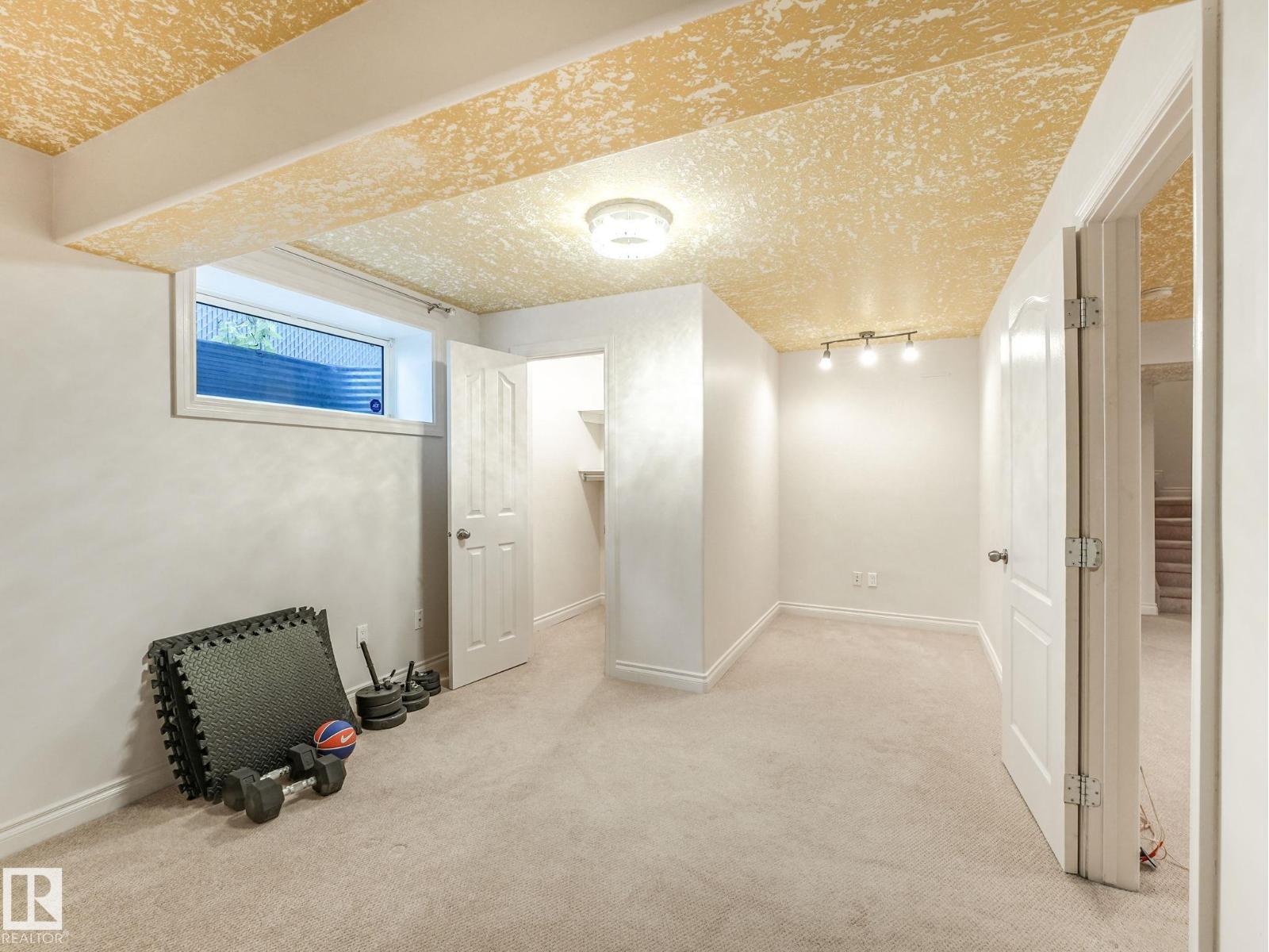 Photo 60 of 16409 65 St Nw, Edmonton AB