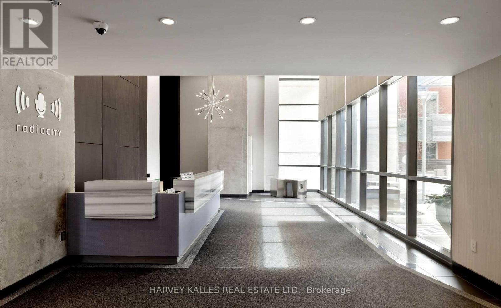 Photo 25 of 301 Mutual Street, Toronto ON