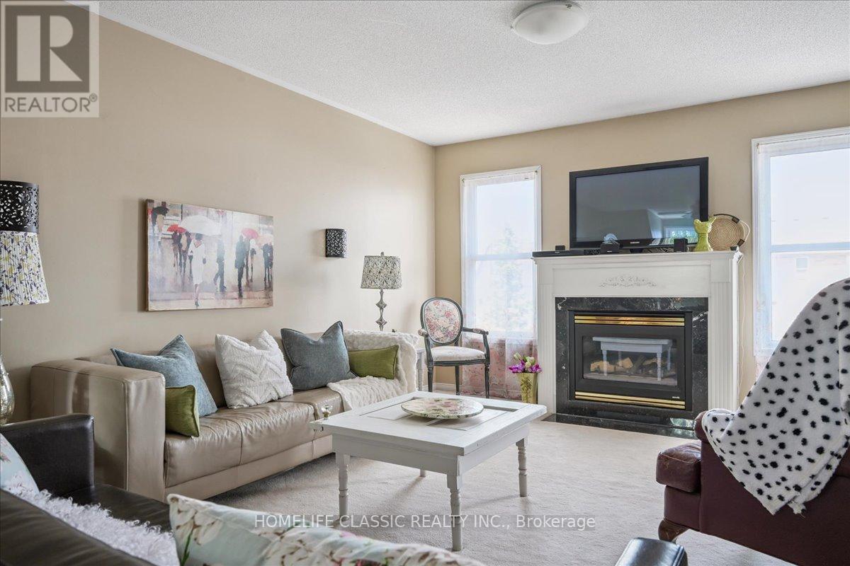 Photo 27 of 153 Glenashton Drive, Oakville ON