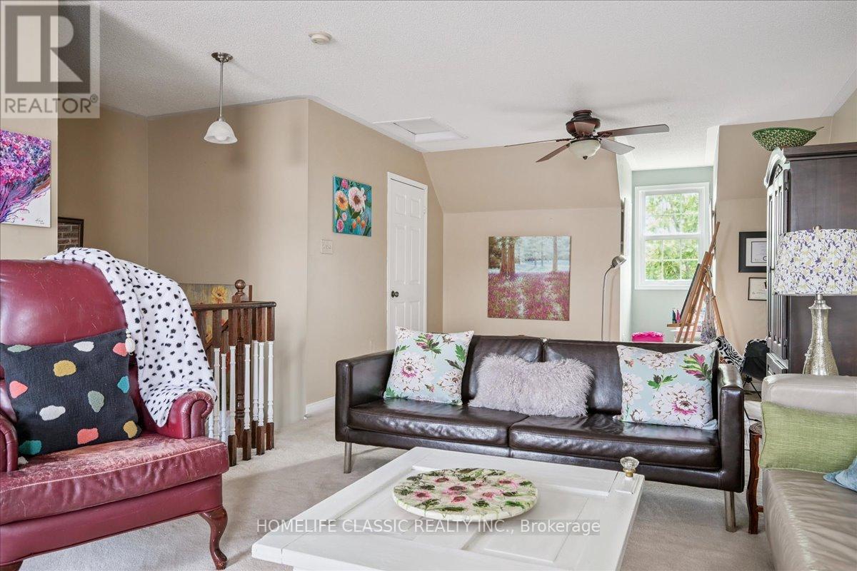 Photo 30 of 153 Glenashton Drive, Oakville ON