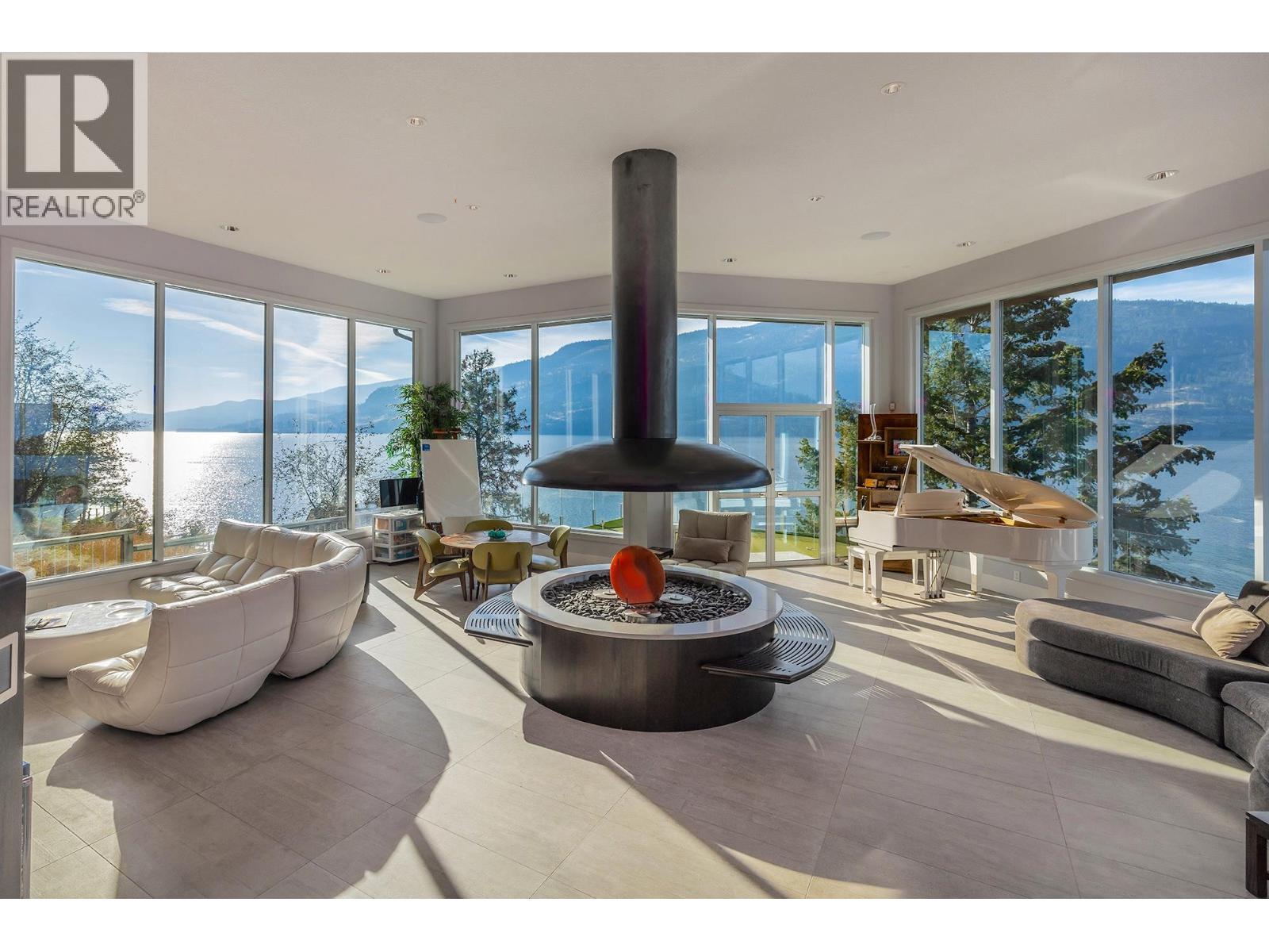  2100 Dewdney Road, Kelowna