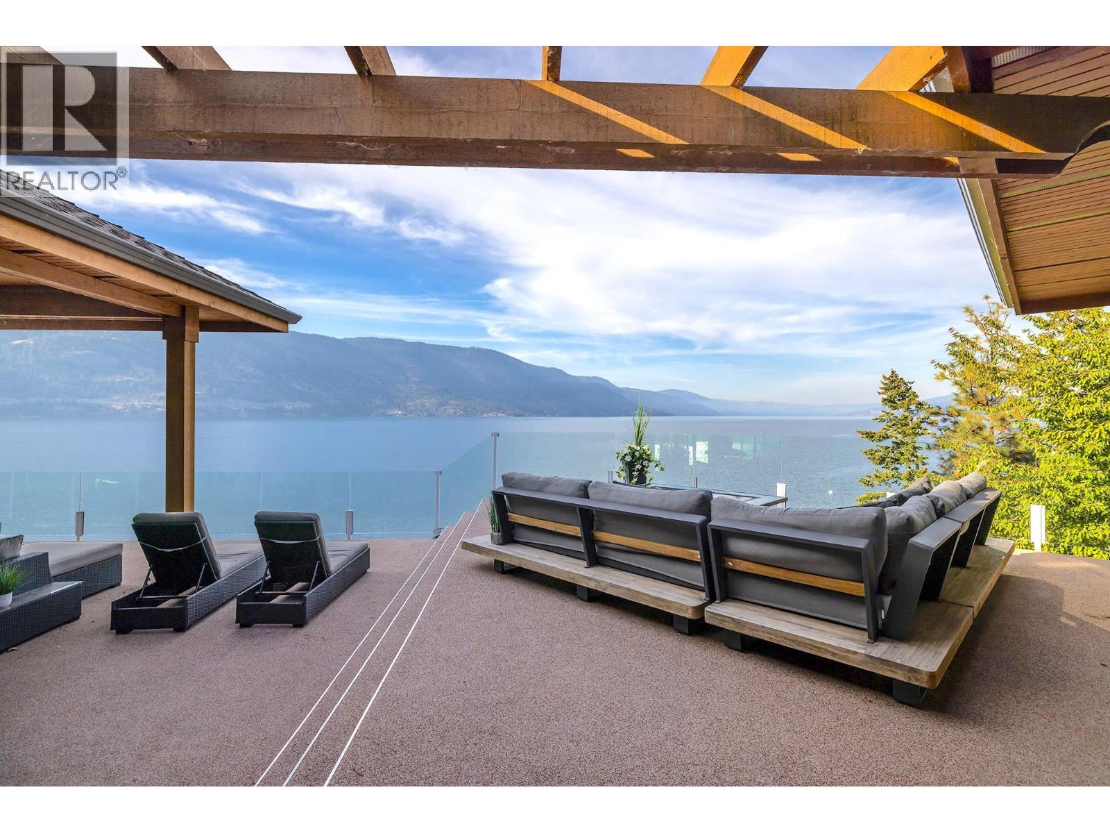  2100 Dewdney Road, Kelowna