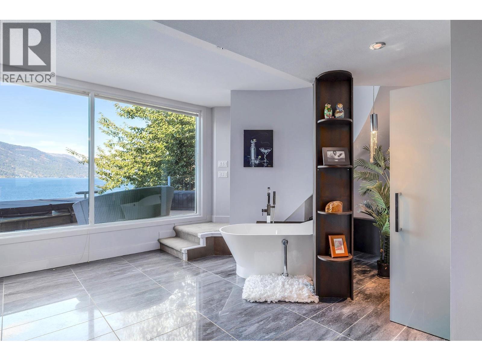  2100 Dewdney Road, Kelowna
