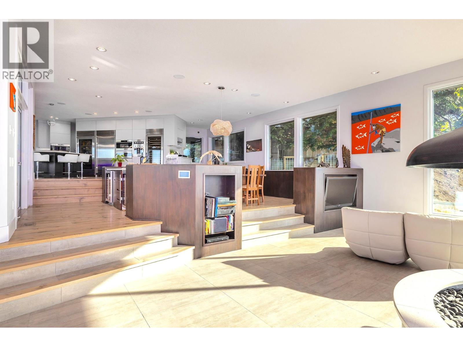  2100 Dewdney Road, Kelowna