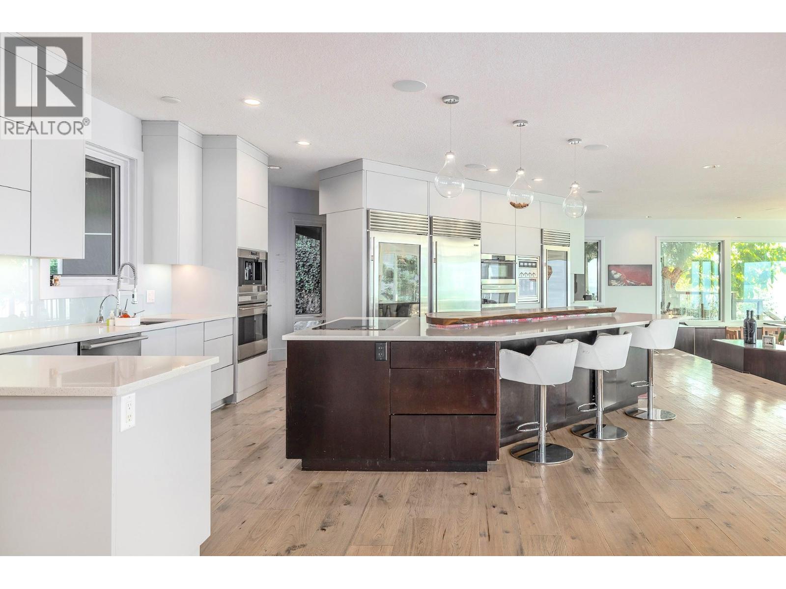  2100 Dewdney Road, Kelowna