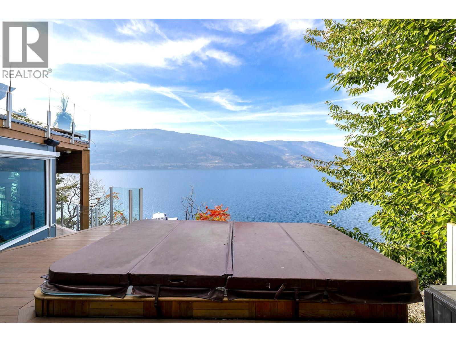  2100 Dewdney Road, Kelowna