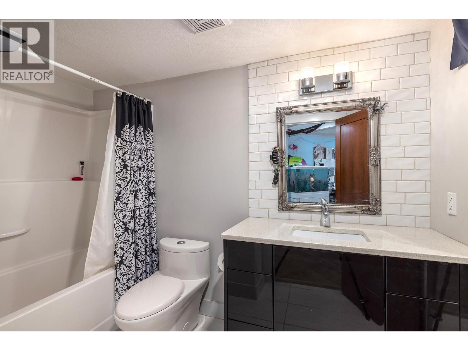  2100 Dewdney Road, Kelowna