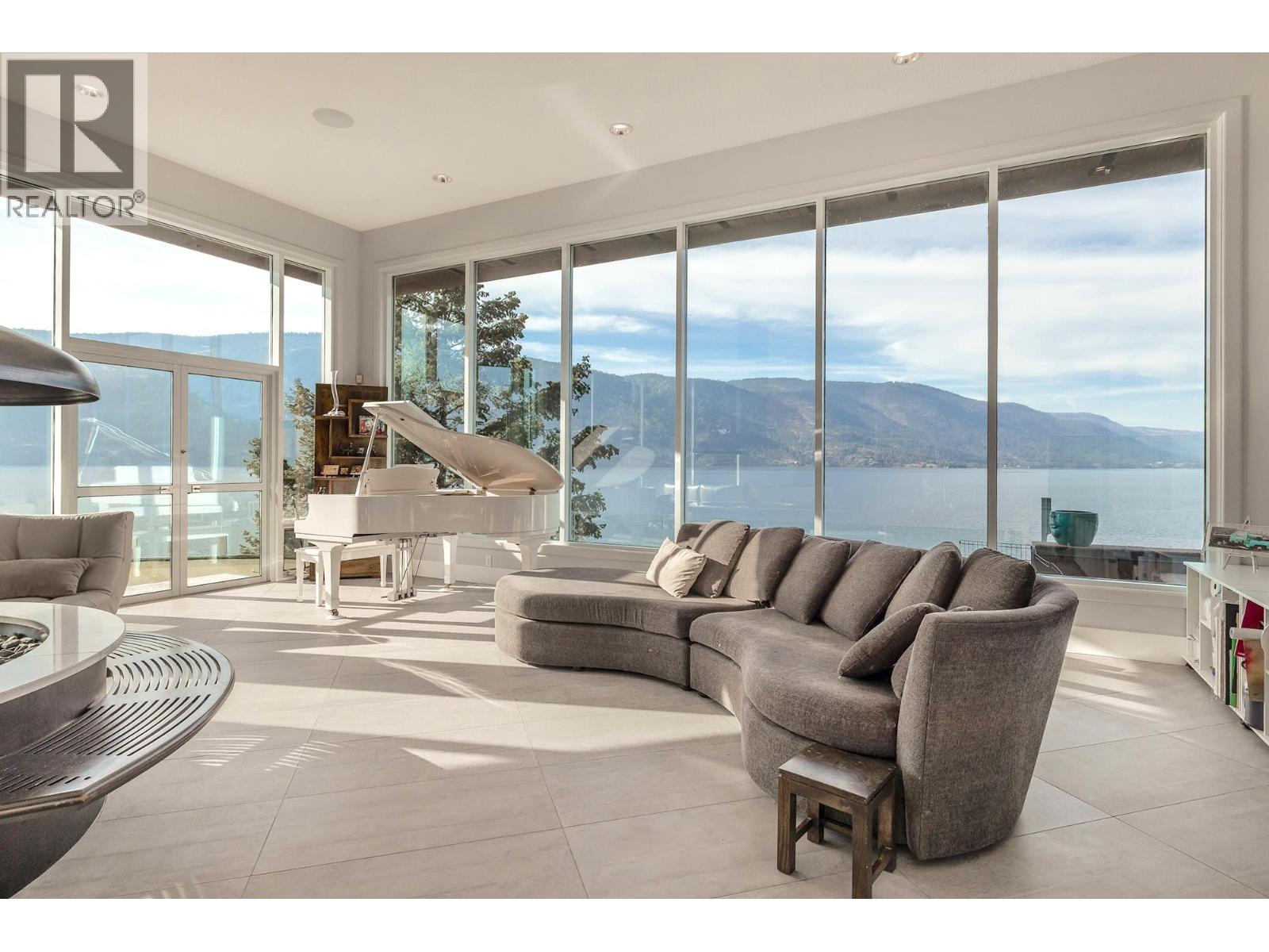  2100 Dewdney Road, Kelowna