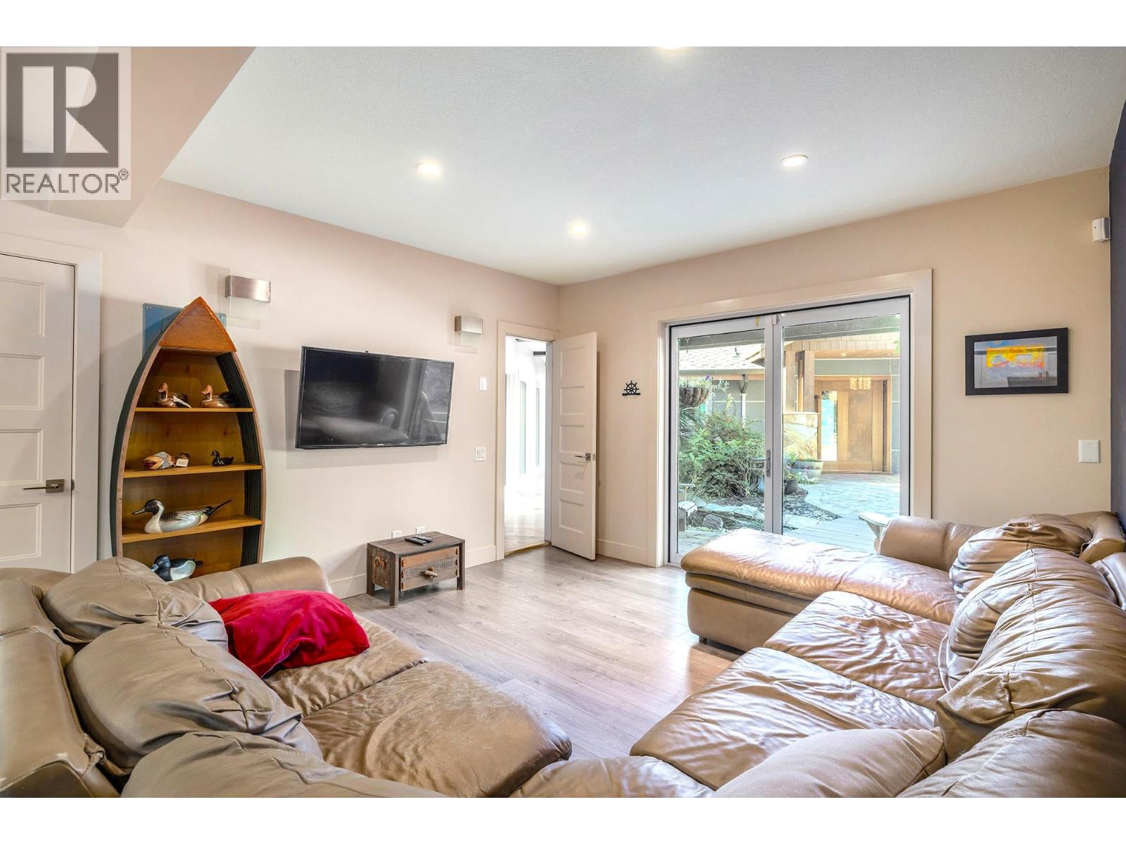  2100 Dewdney Road, Kelowna