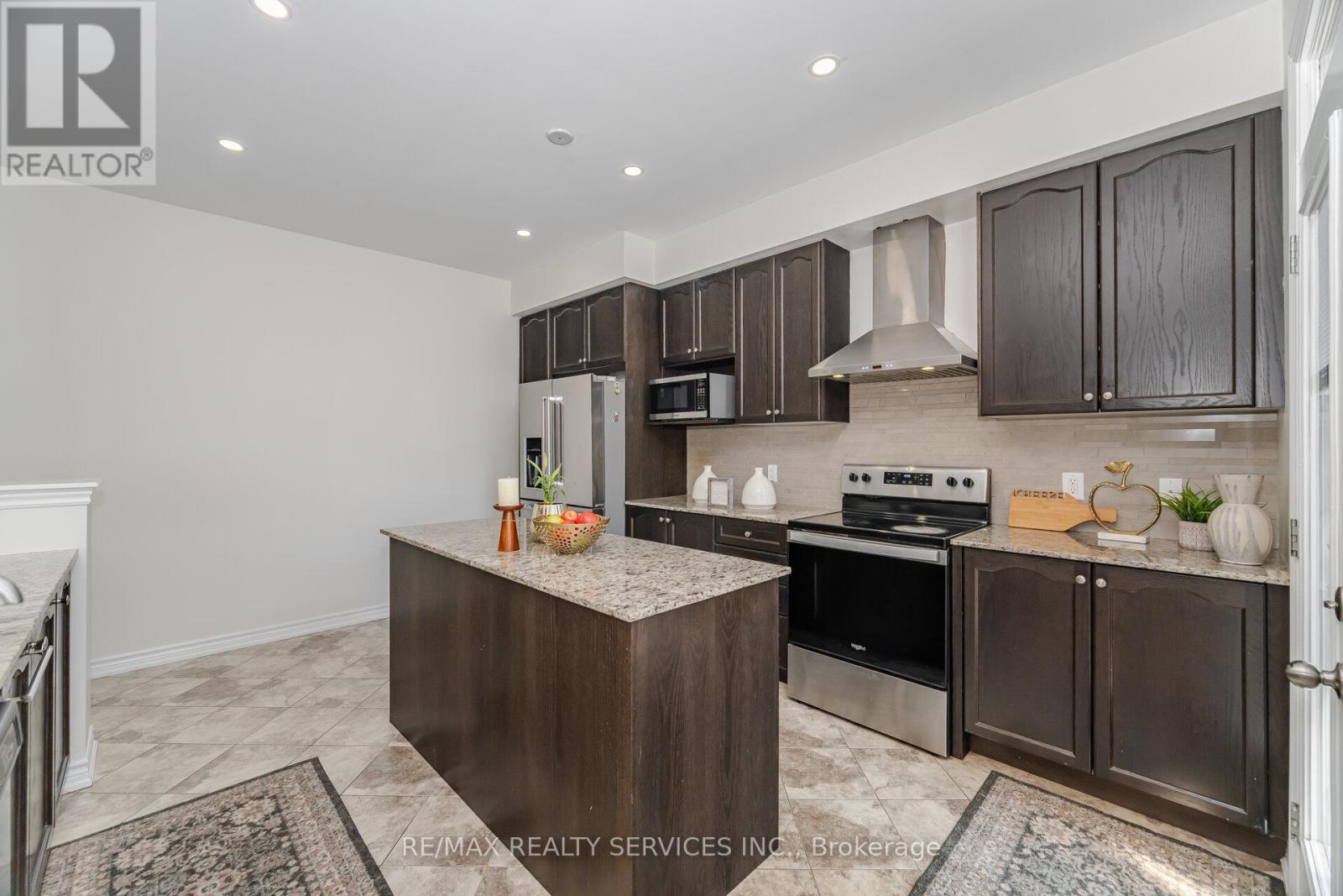 Photo 18 of 97 Fawnridge Road, Caledon ON