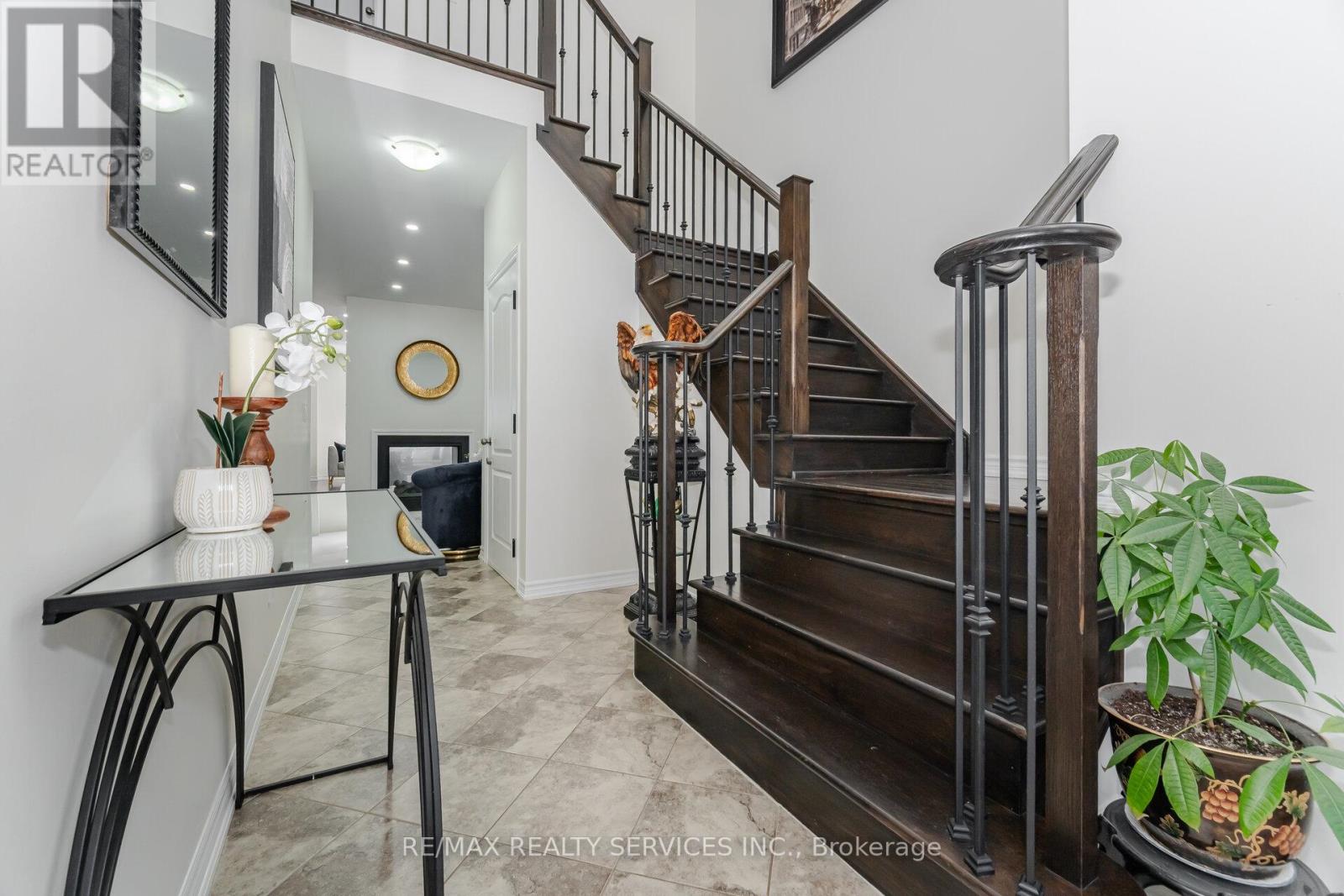 Photo 24 of 97 Fawnridge Road, Caledon ON