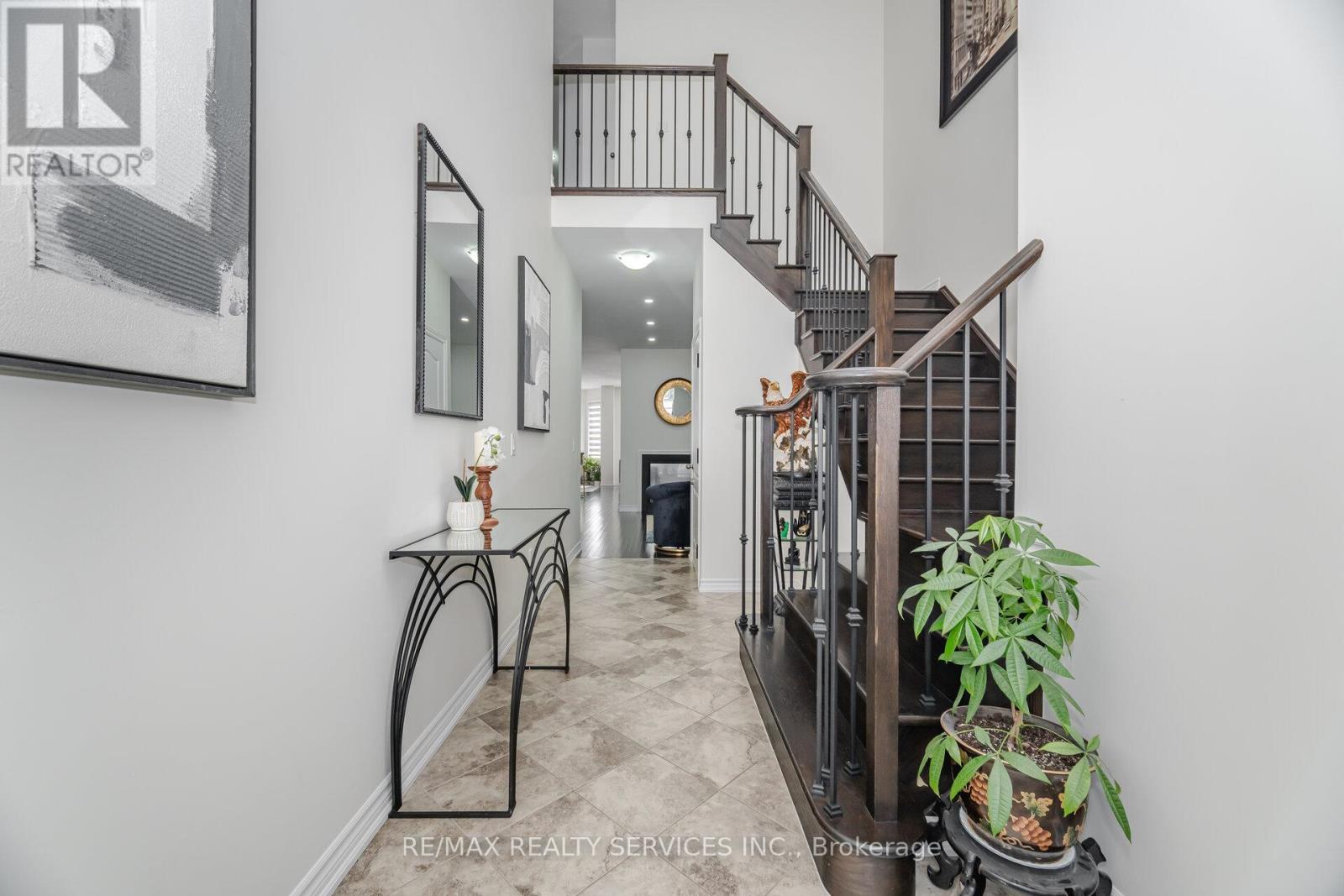Photo 3 of 97 Fawnridge Road, Caledon ON
