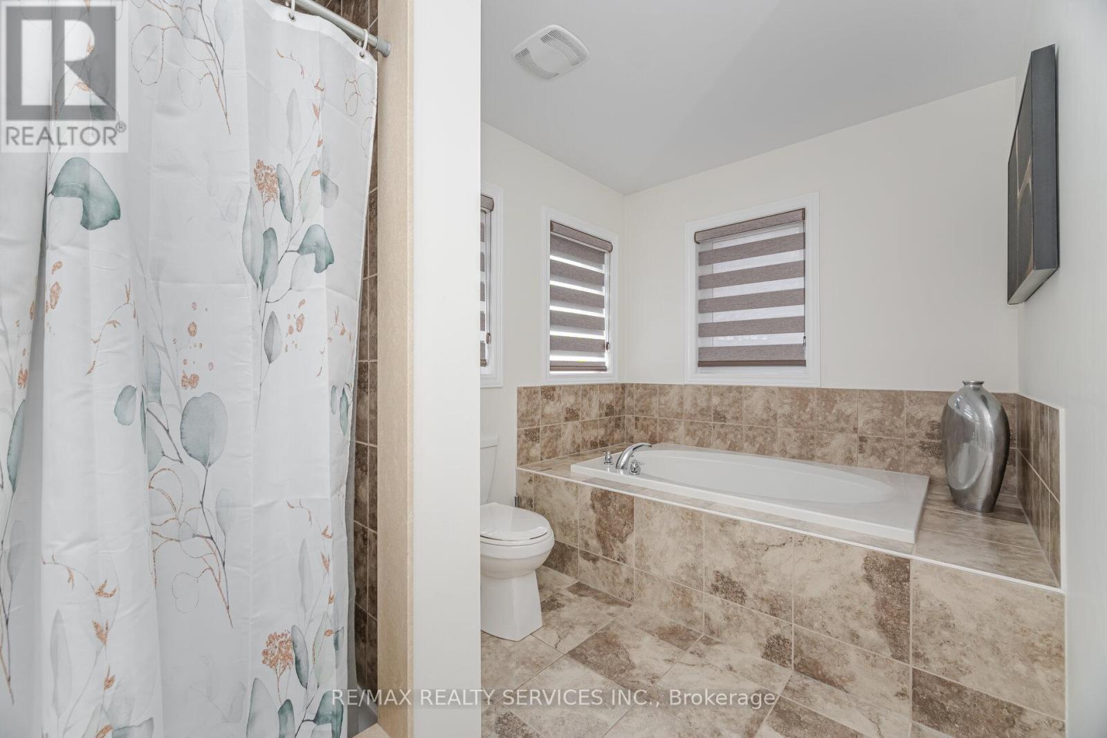 Photo 30 of 97 Fawnridge Road, Caledon ON
