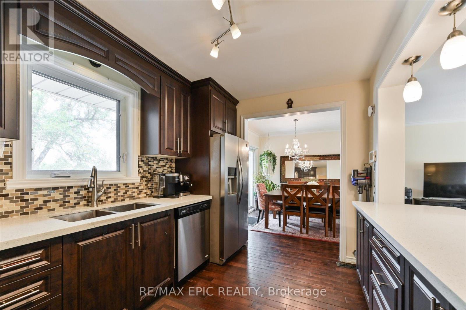 Photo 9 of Main 2683 Truscott Drive, Mississauga ON