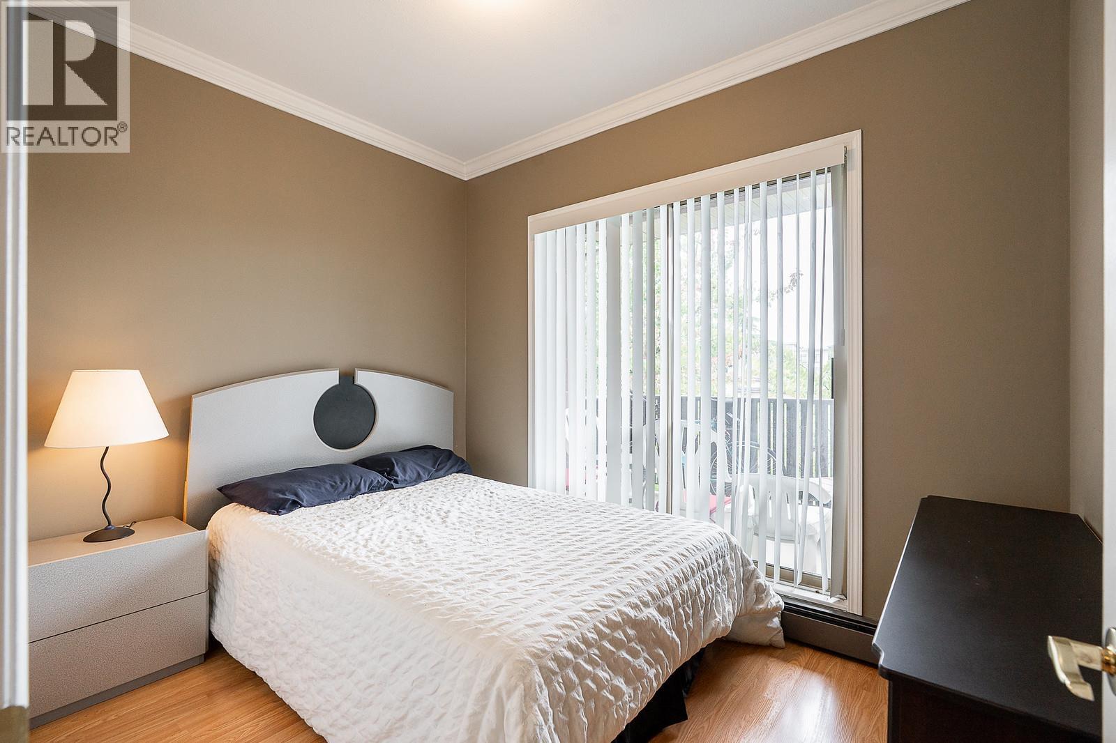 Photo 13 of 306 6688 Burlington Avenue, Burnaby BC