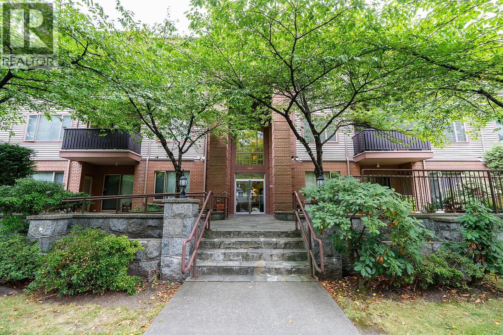 Photo 2 of 306 6688 Burlington Avenue, Burnaby BC