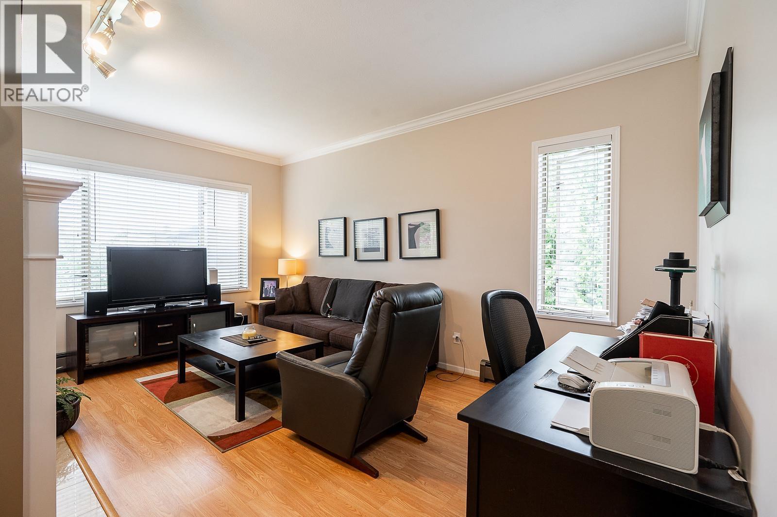 Photo 7 of 306 6688 Burlington Avenue, Burnaby BC