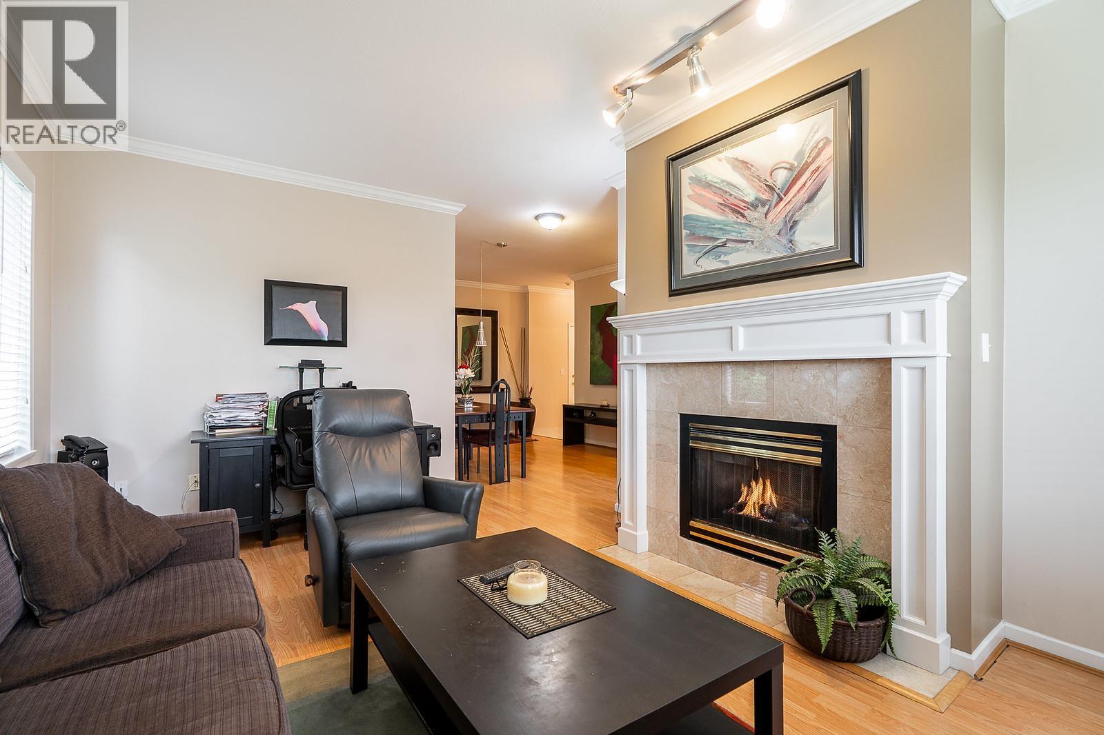 Photo 9 of 306 6688 Burlington Avenue, Burnaby BC