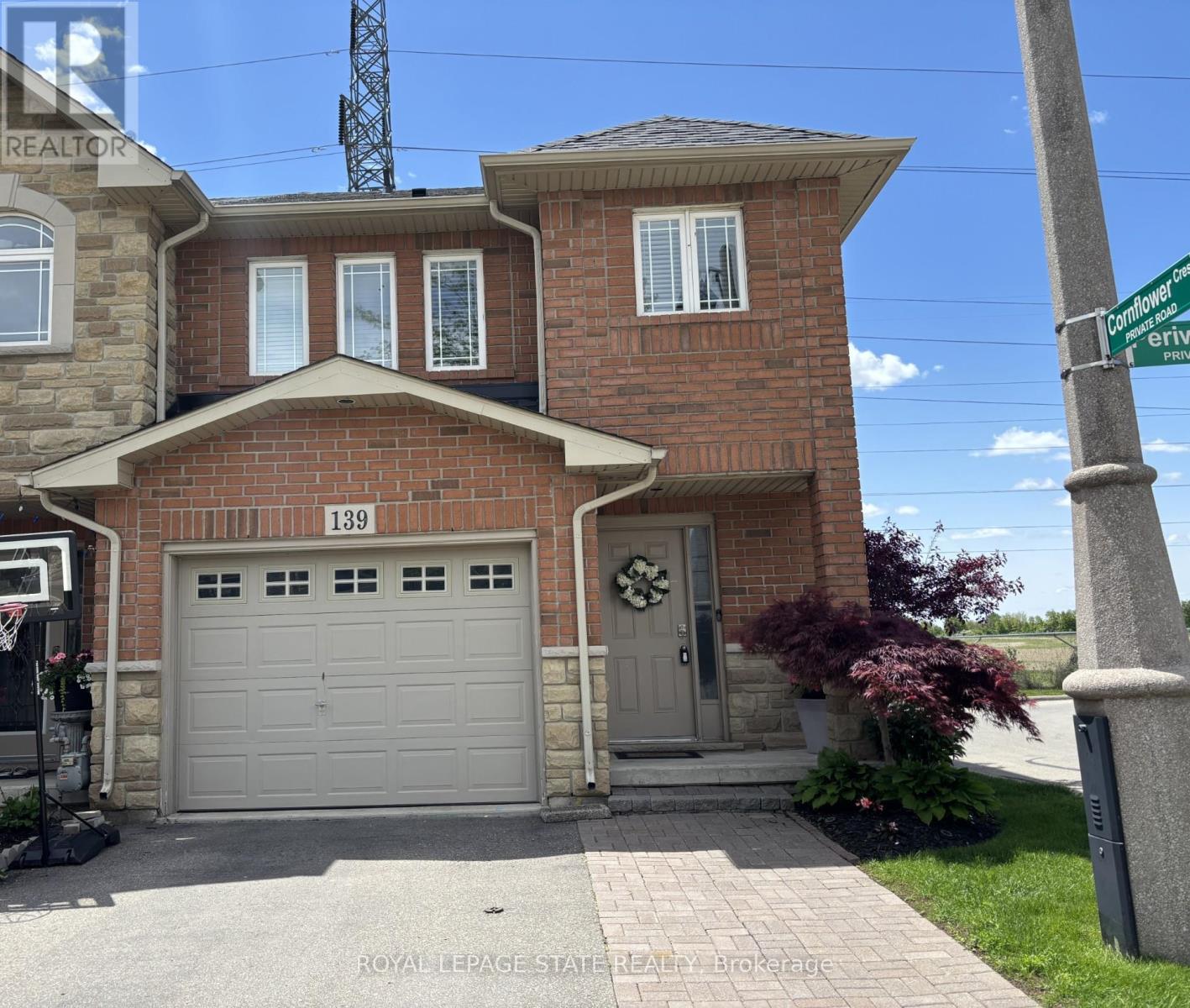 Photo 3 of 139 Periwinkle Drive, Hamilton ON