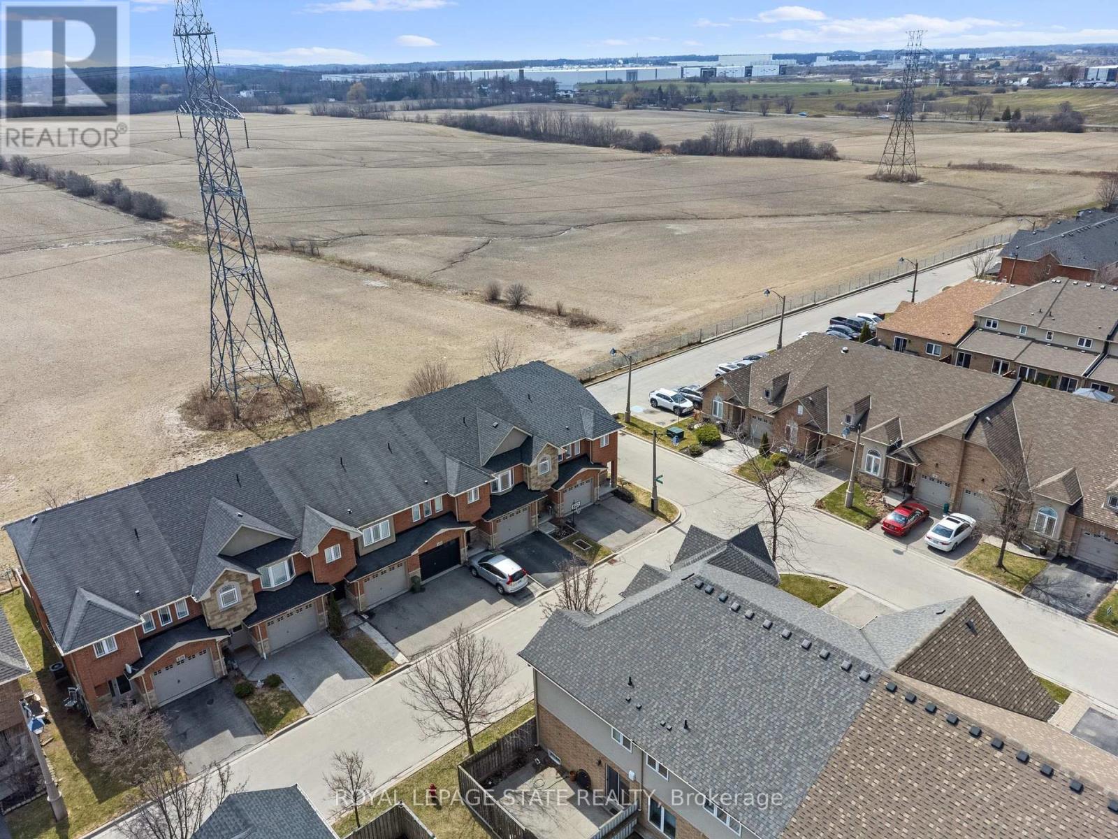 Photo 38 of 139 Periwinkle Drive, Hamilton ON