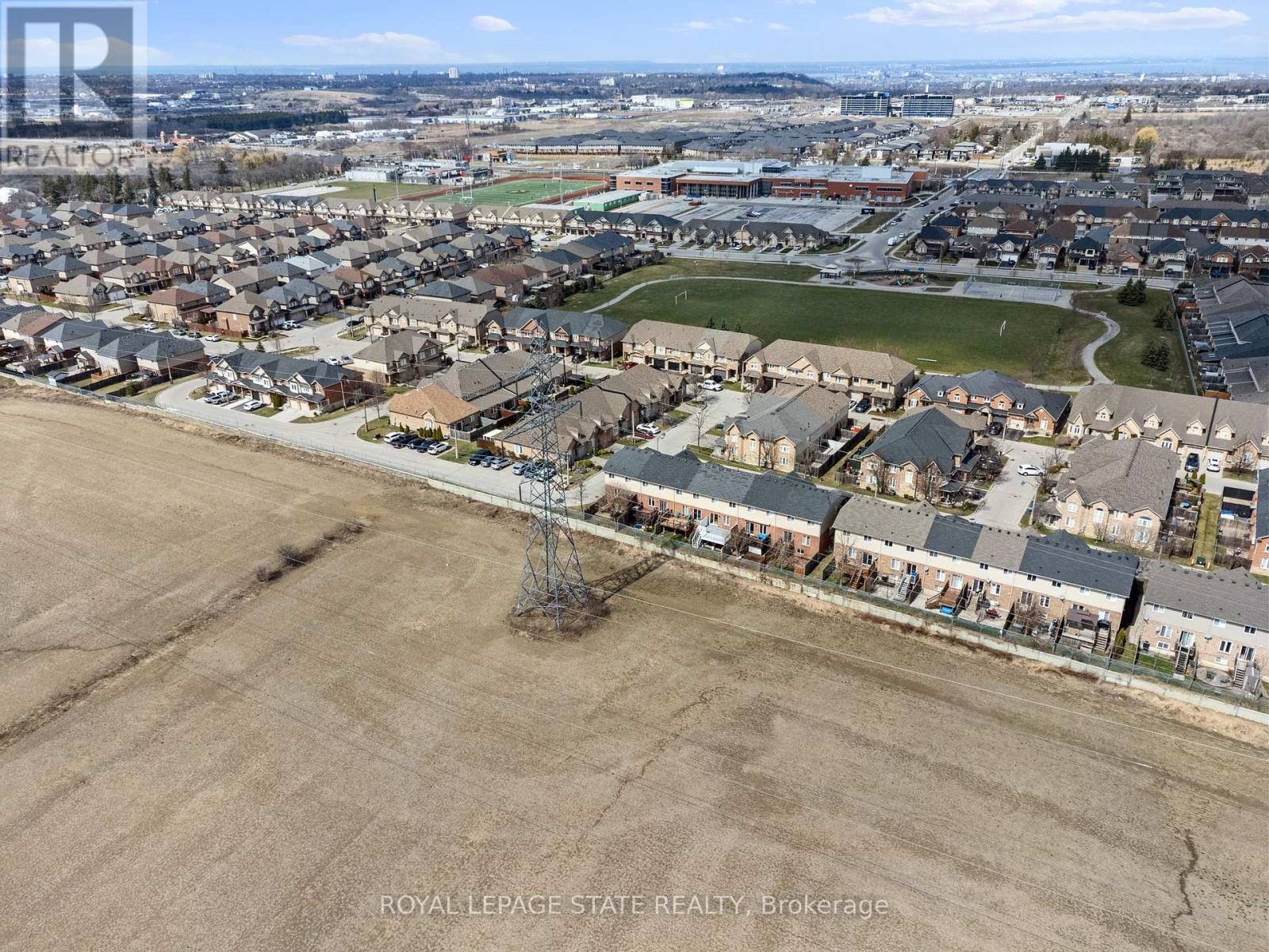 Photo 43 of 139 Periwinkle Drive, Hamilton ON