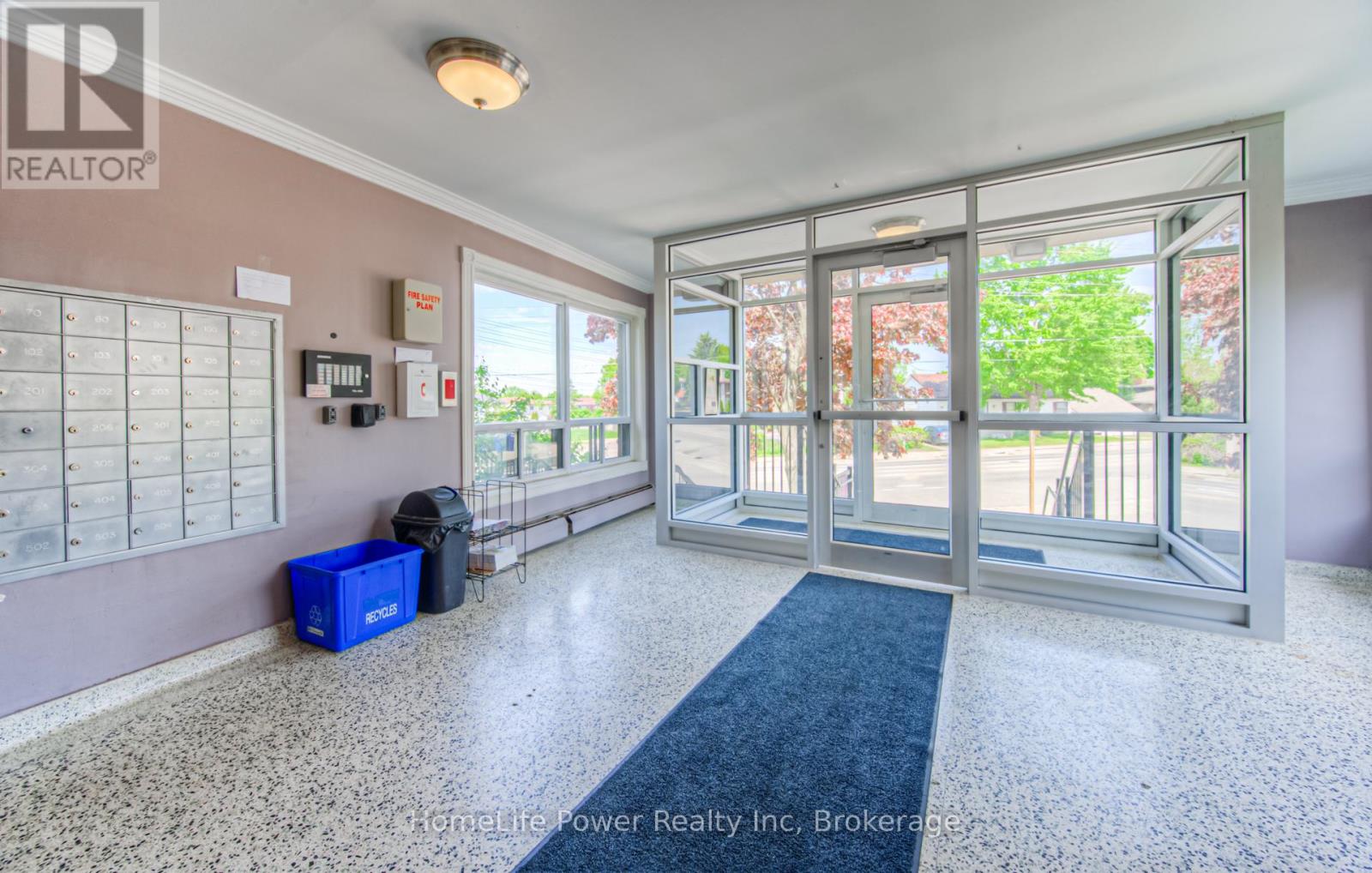Photo 8 of 501 283 Fairway Road N, Kitchener ON