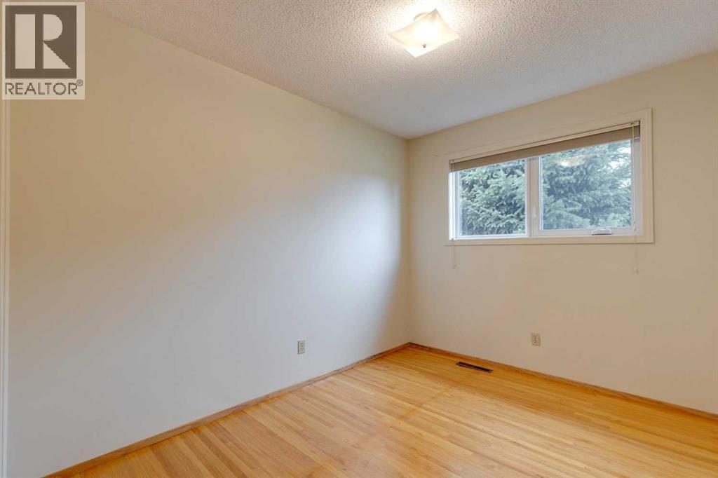 Single Family House Bungalow for Sale in  Pensacola Close SE Penbrooke Meadows Calgary 