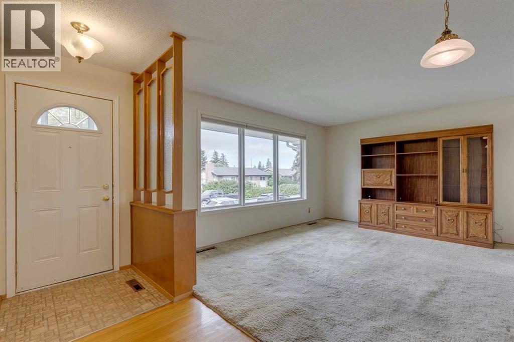 Single Family House Bungalow for Sale in  Pensacola Close SE Penbrooke Meadows Calgary 
