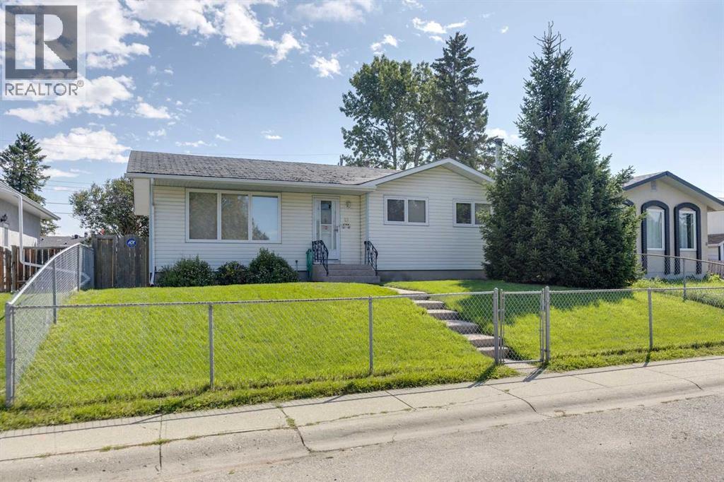 27 Pensacola Close SE, Calgary, Alberta