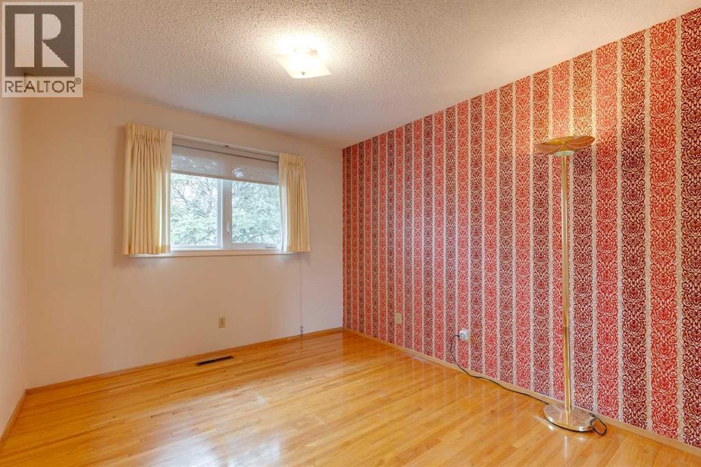 Single Family House Bungalow for Sale in  Pensacola Close SE Penbrooke Meadows Calgary 