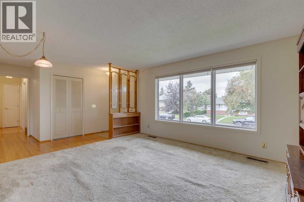 Single Family House Bungalow for Sale in  Pensacola Close SE Penbrooke Meadows Calgary 