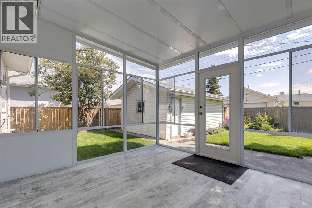 Single Family House Bungalow for Sale in  Pensacola Close SE Penbrooke Meadows Calgary 