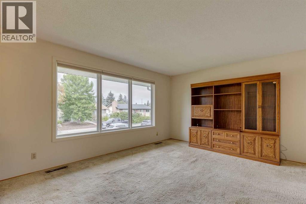 Single Family House Bungalow for Sale in  Pensacola Close SE Penbrooke Meadows Calgary 