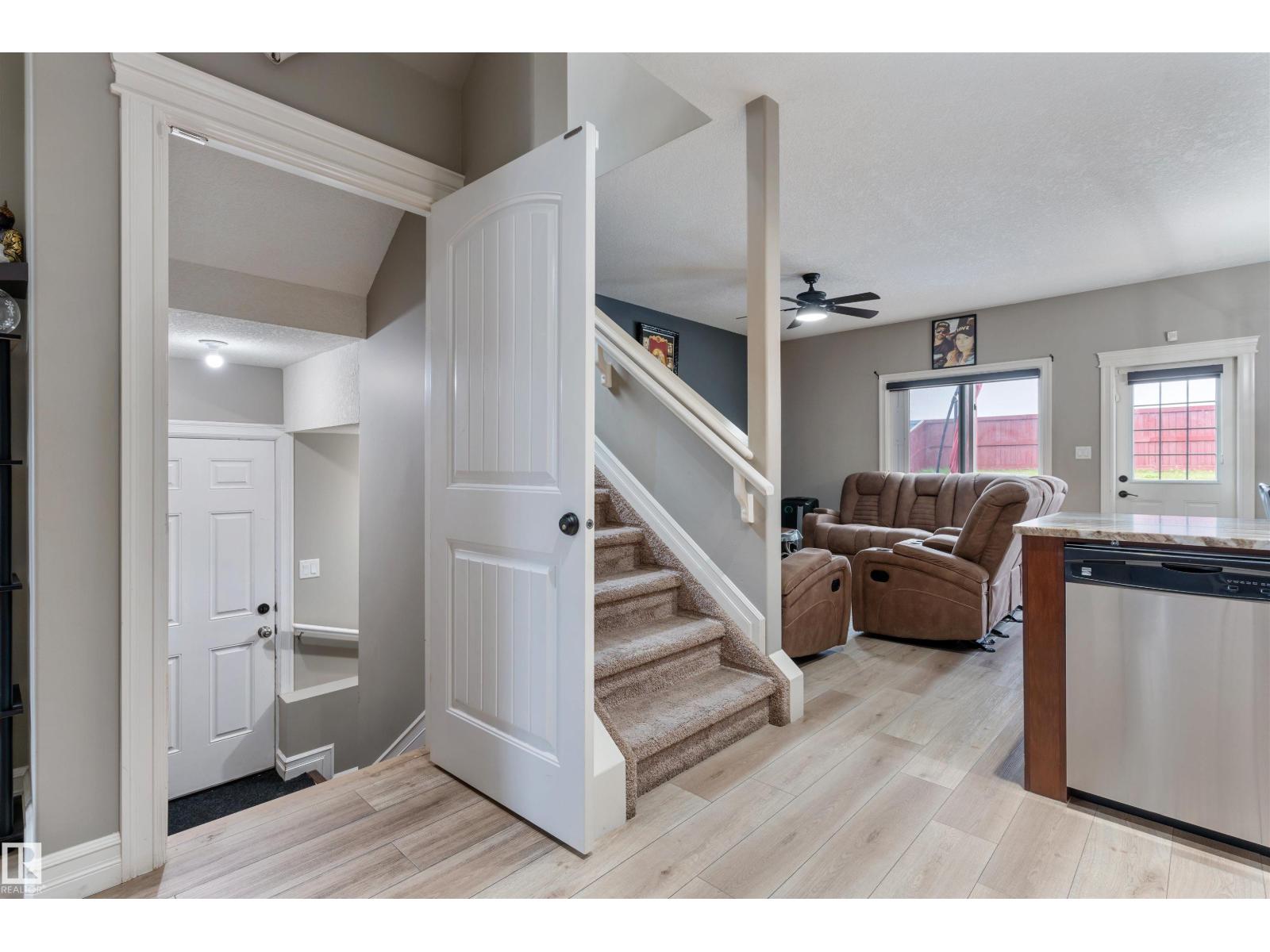 Photo 13 of 1128 33 A St Nw, Edmonton AB