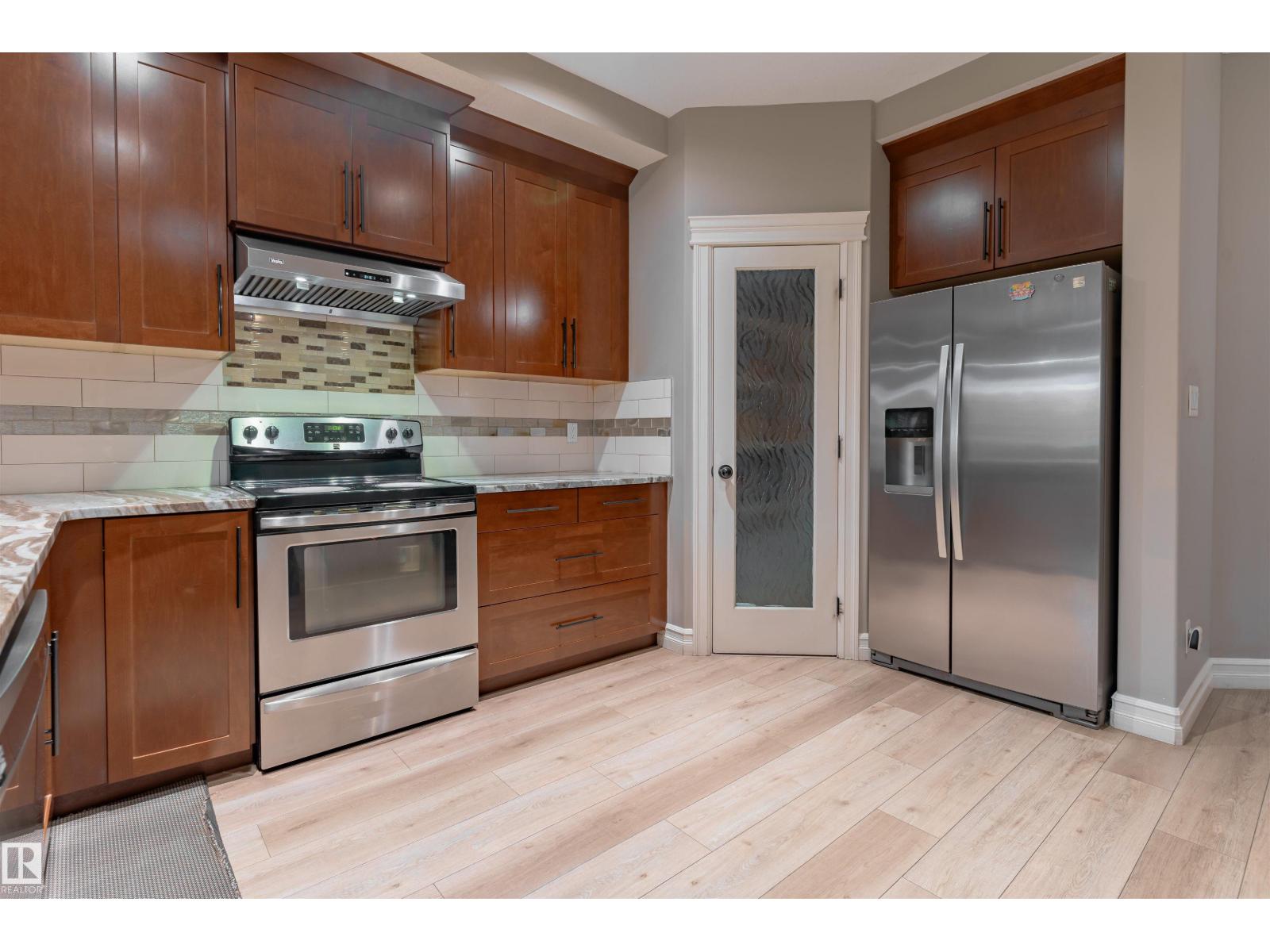 Photo 16 of 1128 33 A St Nw, Edmonton AB